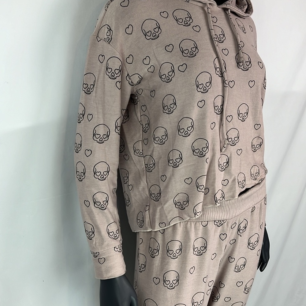 Chaser blush pink skull and hearts hooded sweater and pant set small and medium